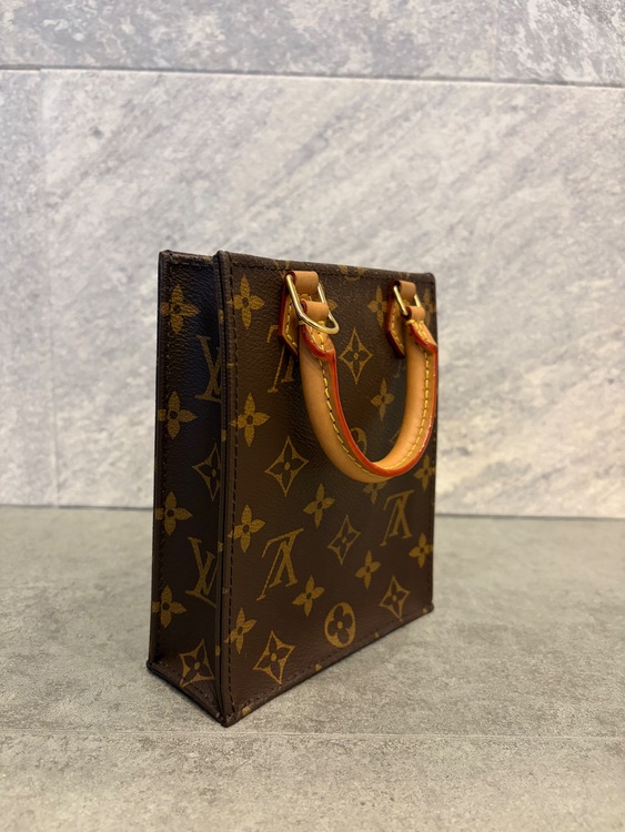 プティットサックプラ（ブランドバッグ）の商品画像 - 査定依頼日：2025年11月11日 - 最高査定価格：143,000円