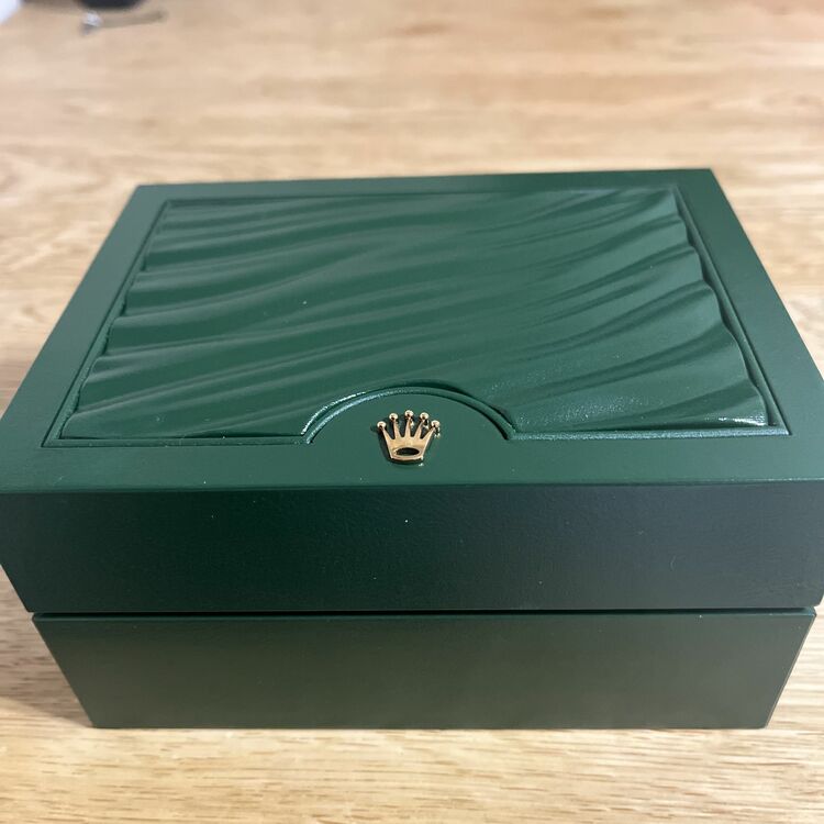 ロレックス エクスプローラーIIの付属品一式（高級時計）の商品画像 - 査定依頼日：2025年9月5日 - 最高査定価格：20,000円