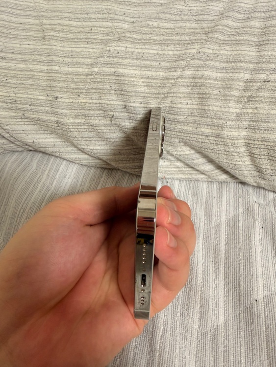 iPhone 13 Pro 128GB au（スマホ）の商品画像 - 査定依頼日：2026年4月14日 - 最高査定価格：38,000円