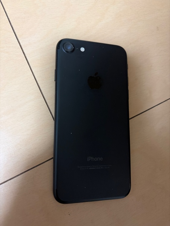 iPhone7（スマホ）の商品画像 - 査定依頼日：2025年11月17日 - 最高査定価格：6,000円