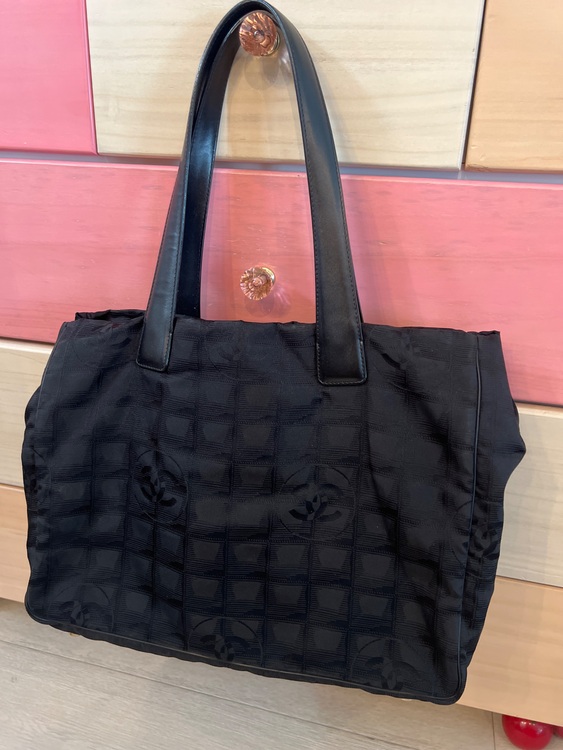 ニュートラベルライン（ブランドバッグ）の商品画像 - 査定依頼日：2025年7月4日 - 最高査定価格：40,000円