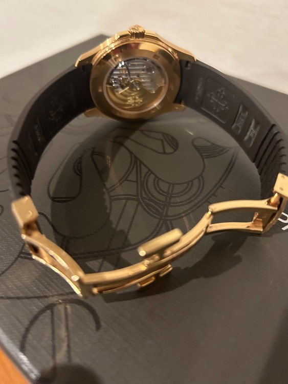 パテックフィリップ アクアノート 5167q（高級時計）の商品画像 - 査定依頼日：2025年9月5日 - 最高査定価格：13,000,000円