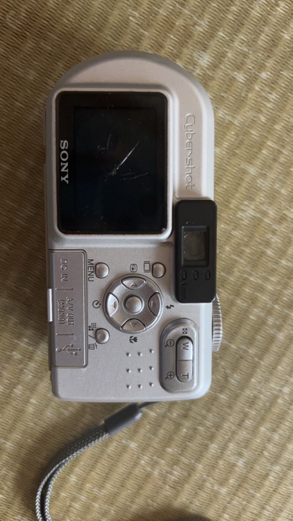 cyber- shot（カメラ）の商品画像 - 査定依頼日：2025年8月29日 - 最高査定価格：230円