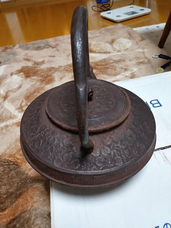 鉄瓶（美術品・骨董品）の商品画像 - 査定依頼日：2026年4月4日 - 最高査定価格：2,500円