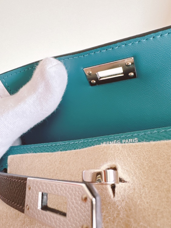 ミニケリー2  トリコロール（ブランドバッグ）の商品画像 - 査定依頼日：2025年7月31日 - 最高査定価格：3,000,000円