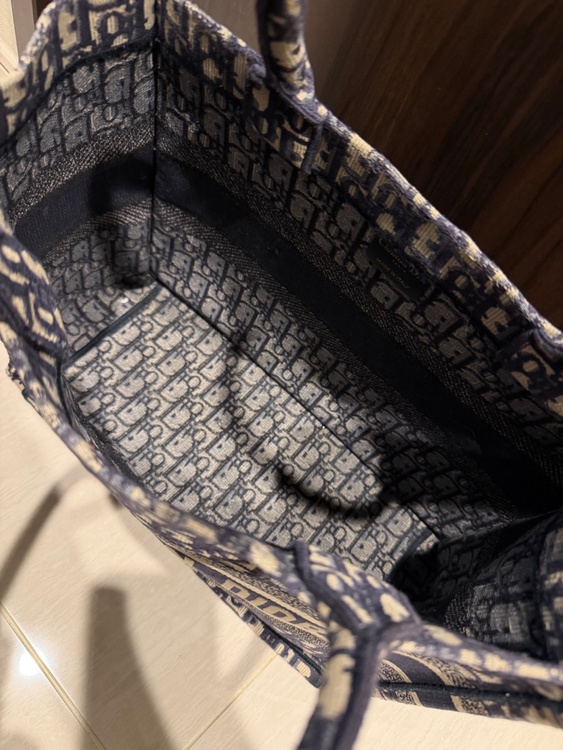 ブックトート（ブランドバッグ）の商品画像 - 査定依頼日：2026年4月4日 - 最高査定価格：180,000円