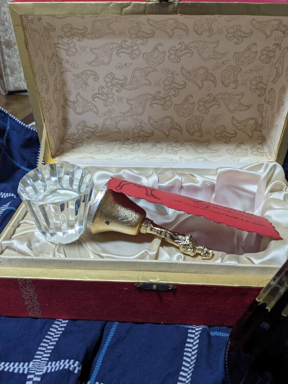 ブランデー カミュ （お酒）の商品画像 - 査定依頼日：2025年12月18日 - 最高査定価格：8,000円