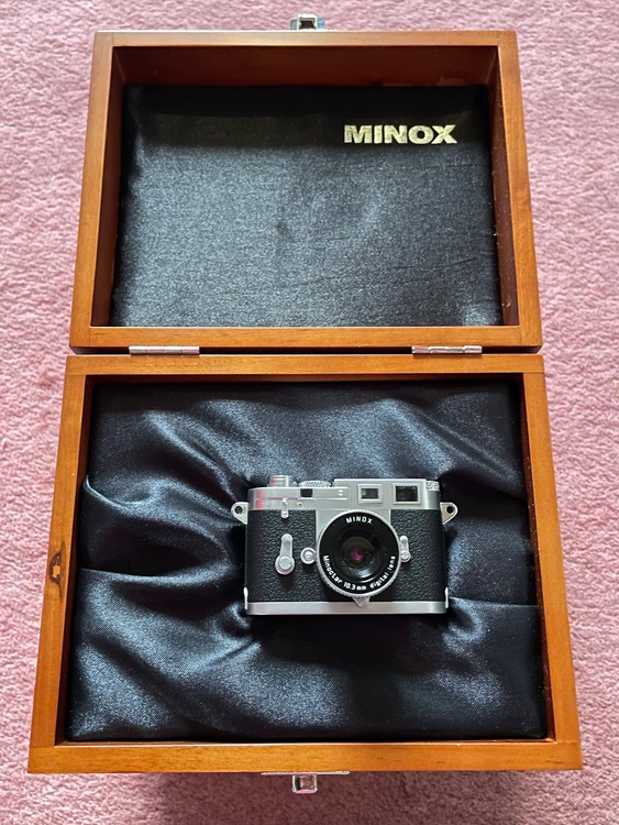 MINOX digital classic camera Leica M3（カメラ）の商品画像 - 査定依頼日：2025年12月25日 - 最高査定価格：4,450円