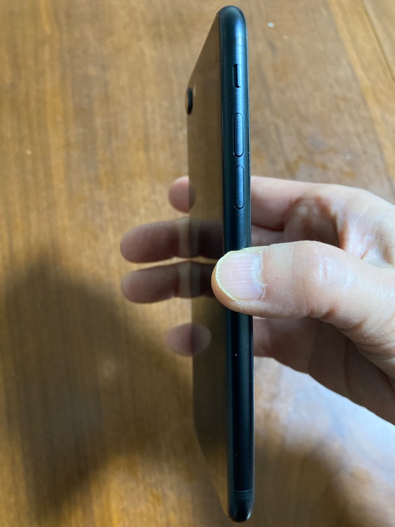 iPhone SE (第 2 世代) 64GB SIMフリー（スマホ）の商品画像 - 査定依頼日：2026年3月11日 - 最高査定価格：13,000円