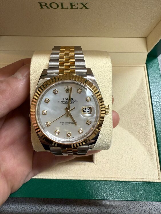 ロレックス デイトジャスト 12633（高級時計）の商品画像 - 査定依頼日：2025年3月27日 - 最高査定価格：2,600,000円