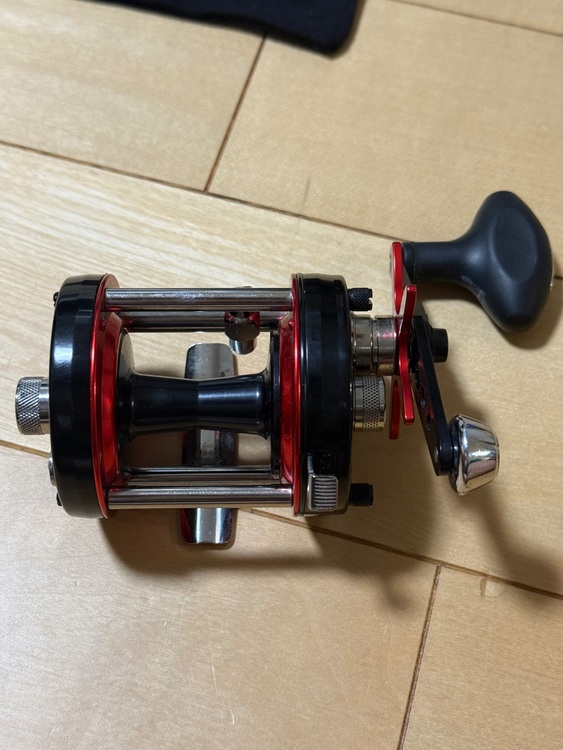 6500CS Rocket Black/Red（釣具）の商品画像 - 査定依頼日：2025年9月29日 - 最高査定価格：13,500円