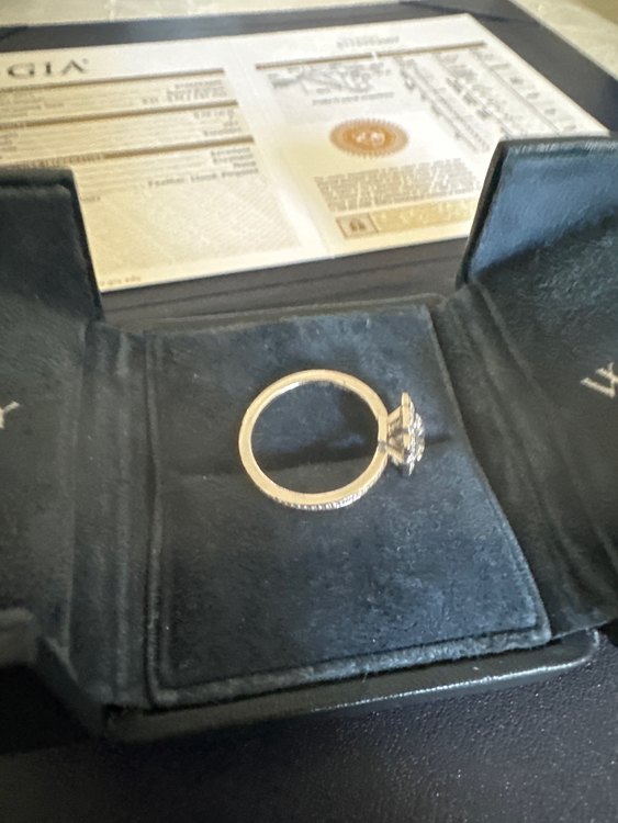 ハリーウィンストン　ベル・エンゲージメントリング0.4カラットリング（宝石）の商品画像 - 査定依頼日：2023年5月24日 - 最高査定価格：700,000円