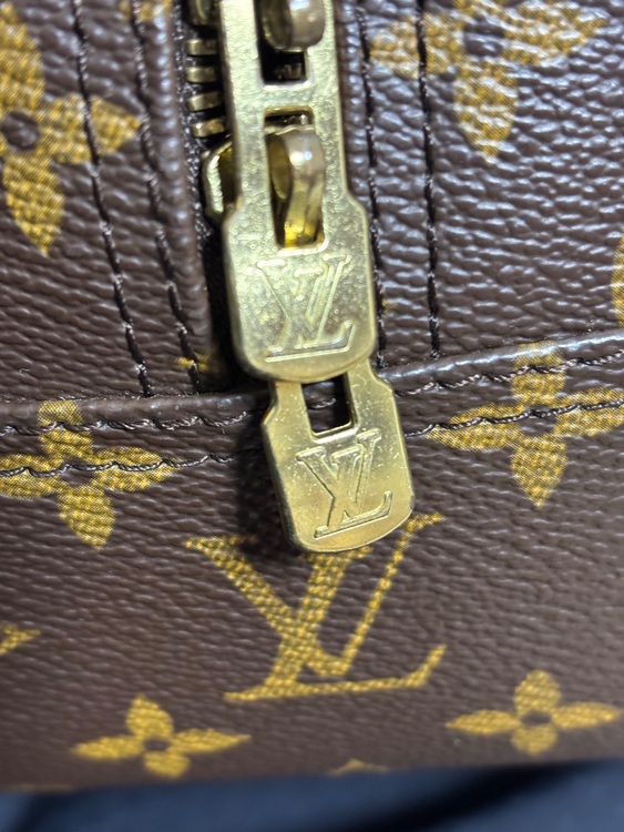 ドーヴィル（ブランドバッグ）の商品画像 - 査定依頼日：2025年12月1日 - 最高査定価格：30,000円