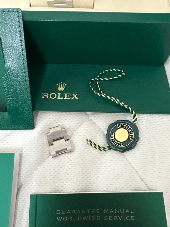 ロレックス　サブマリーナデイト（高級時計）の商品画像 - 査定依頼日：2025年10月26日 - 最高査定価格：2,280,000円