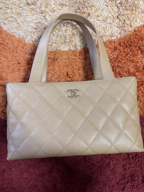 ハンドバッグ（ブランドバッグ）の商品画像 - 査定依頼日：2025年10月22日 - 最高査定価格：140,000円