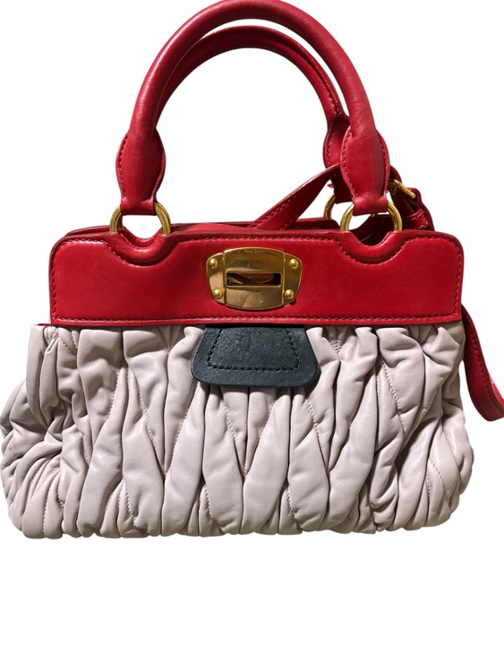 Matelassé（ブランドバッグ）の商品画像 - 査定依頼日：2026年3月5日 - 最高査定価格：20,000円