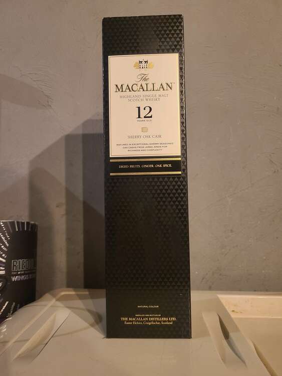 マッカラン12年シェリーオークカスク（お酒）の商品画像 - 査定依頼日：2025年4月23日 - 最高査定価格：8,000円