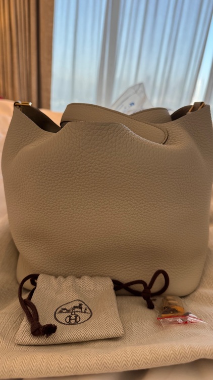 HANDBAG PICOTIN LOCK 22 CLEMENCE （ブランドバッグ）の商品画像 - 査定依頼日：2025年11月25日 - 最高査定価格：450,000円