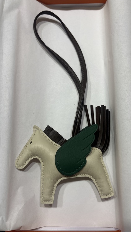 ペガサス　チャーム（ブランド財布・小物）の商品画像 - 査定依頼日：2025年8月27日 - 最高査定価格：50,000円