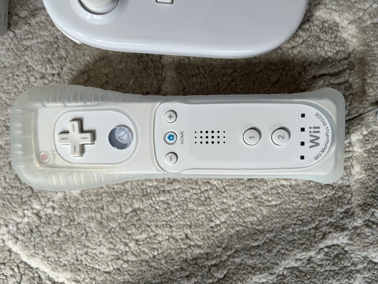 WiiU（ゲーム機本体・ゲームソフト）の商品画像 - 査定依頼日：2022年9月16日 - 最高査定価格：3,500円