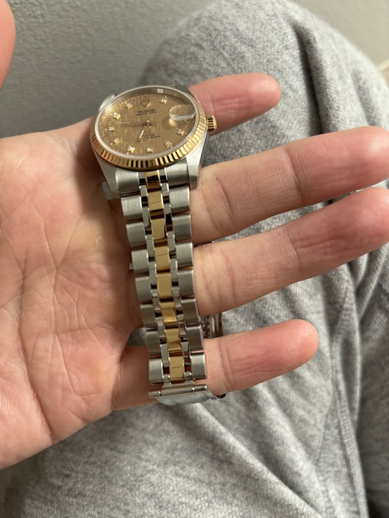 チューダー その他 74033 ダイヤつか（高級時計）の商品画像 - 査定依頼日：2025年1月8日 - 最高査定価格：200,000円