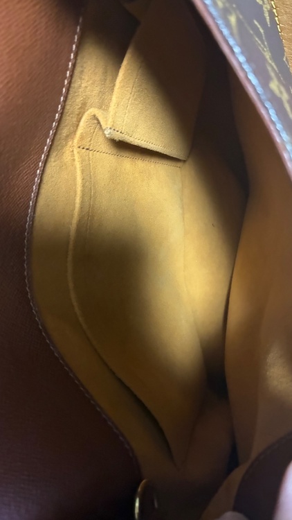 モノグラムショルダー　（ブランドバッグ）の商品画像 - 査定依頼日：2026年3月14日 - 最高査定価格：50,000円