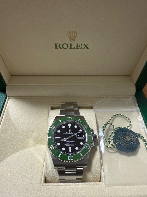 ロレックス サブマリーナー 126610Lv（高級時計）の商品画像 - 査定依頼日：2025年6月17日 - 最高査定価格：2,100,000円