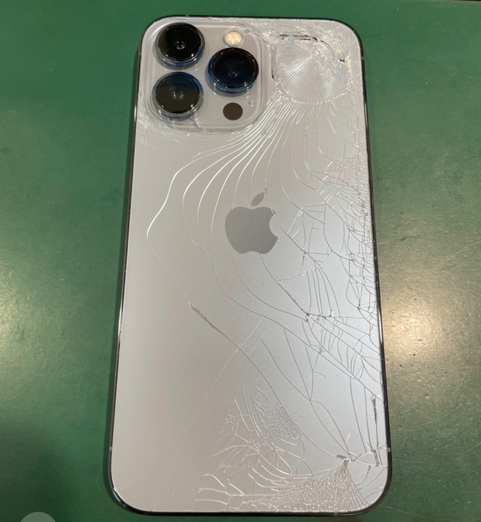 iPhone iPhone 13 Pro Max 128GB SIMフリー（スマホ）の商品画像 - 査定依頼日：2026年8月14日 - 最高査定価格：60,000円