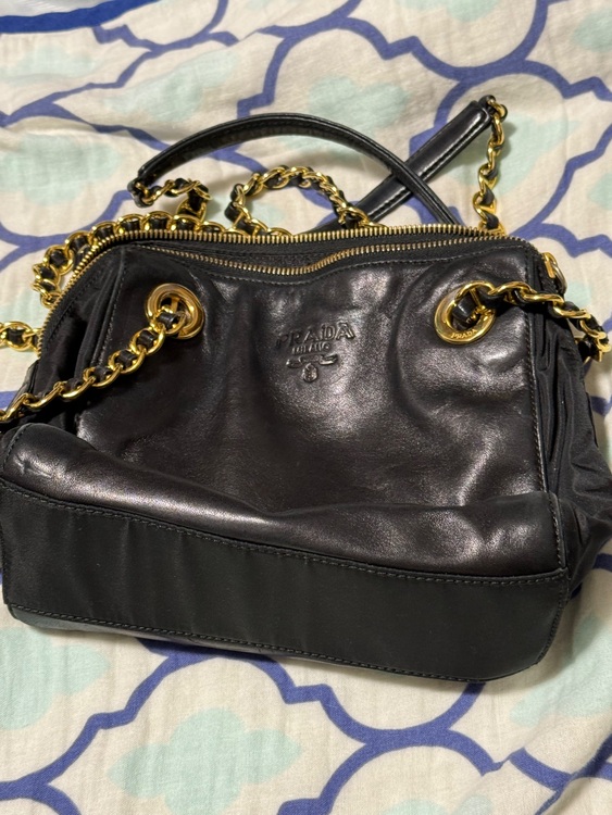 プラダショルダーバック（ブランドバッグ）の商品画像 - 査定依頼日：2025年6月30日 - 最高査定価格：20,000円