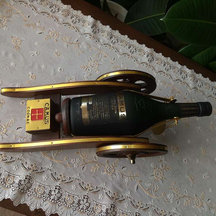 ブランデー カミュ （お酒）の商品画像 - 査定依頼日：2025年2月12日 - 最高査定価格：4,000円