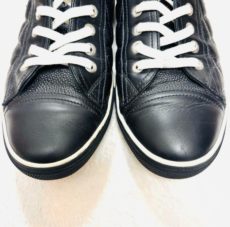 シャネル レザースニーカー（古着・ファッション）の商品画像 - 査定依頼日：2025年9月3日 - 最高査定価格：20,000円