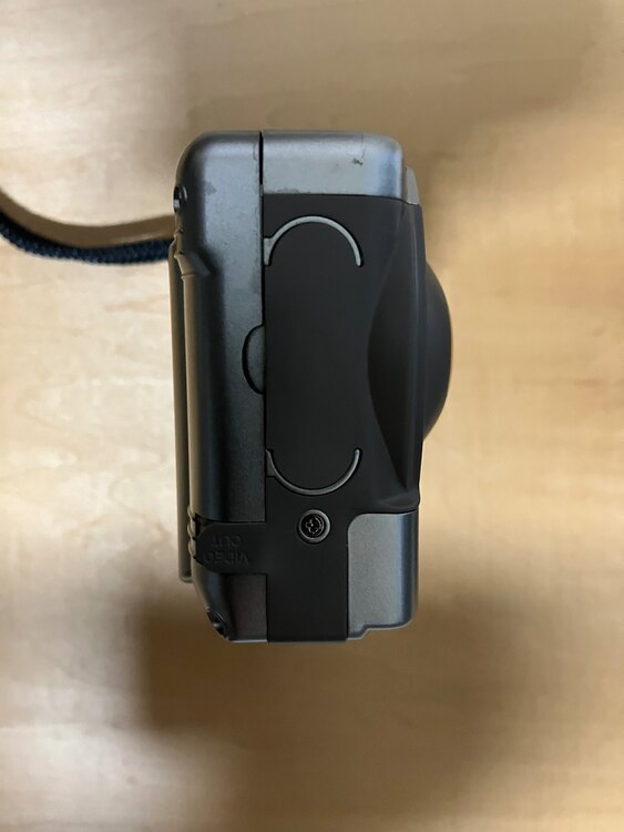 コニカ　Q −M100 デジタルカメラ（カメラ）の商品画像 - 査定依頼日：2025年2月16日