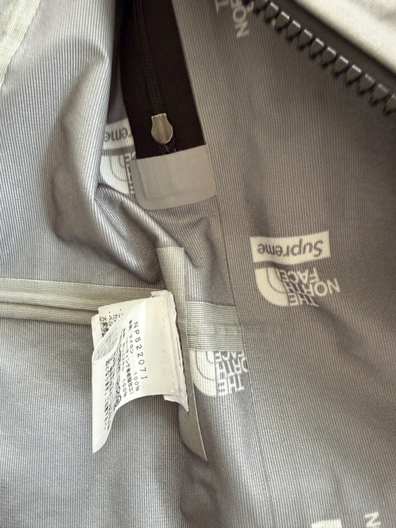 シュプリーム　ノースフェイス　コラボジャケット（古着・ファッション）の商品画像 - 査定依頼日：2026年1月18日 - 最高査定価格：32,000円