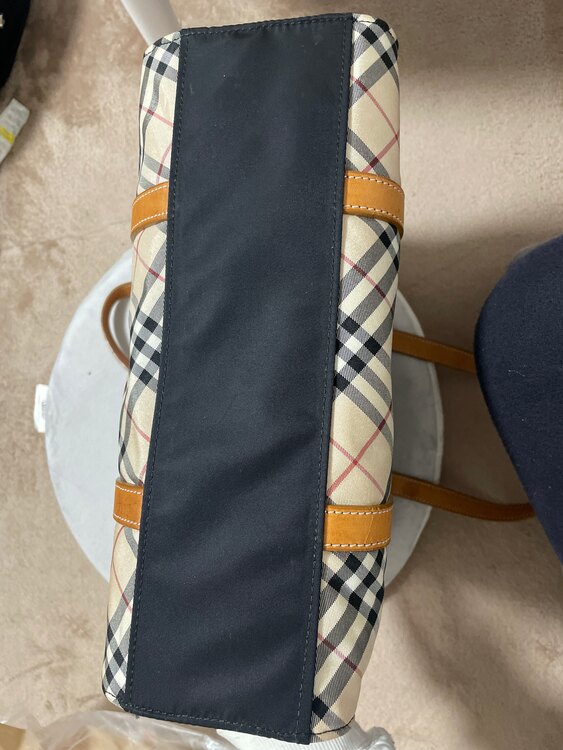 その他 バーバリー （ブランドバッグ）の商品画像 - 査定依頼日：2025年4月23日 - 最高査定価格：1,000円