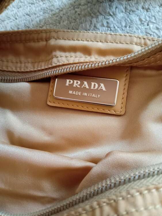 プラダ  （ブランドバッグ）の商品画像 - 査定依頼日：2025年3月30日 - 最高査定価格：35,000円