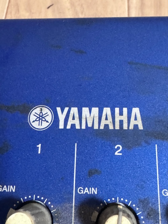 YAMAHA MG12/4FX アナログミキサー 電源アダプター付属（CD・DVD）の商品画像 - 査定依頼日：2026年2月26日 - 最高査定価格：6,000円