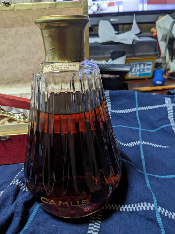 ブランデー カミュ （お酒）の商品画像 - 査定依頼日：2025年12月18日 - 最高査定価格：8,000円