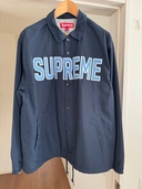 Supreme Spellout Coaches Jacket navy（古着・ファッション）の商品画像 - 査定依頼日：2026年8月24日 - 最高査定価格：13,000円