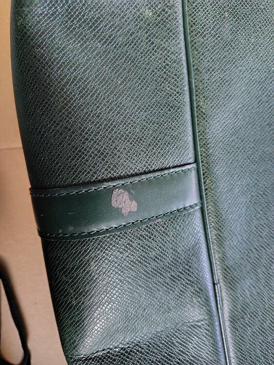 ルイヴィトン タイガ （ブランドバッグ）の商品画像 - 査定依頼日：2025年8月19日 - 最高査定価格：60,000円