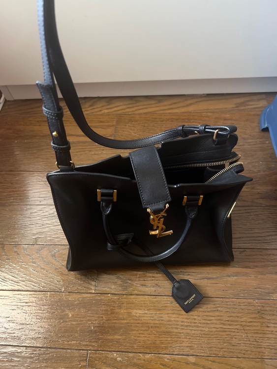 イブサンローラン  （ブランドバッグ）の商品画像 - 査定依頼日：2025年6月6日 - 最高査定価格：100,000円