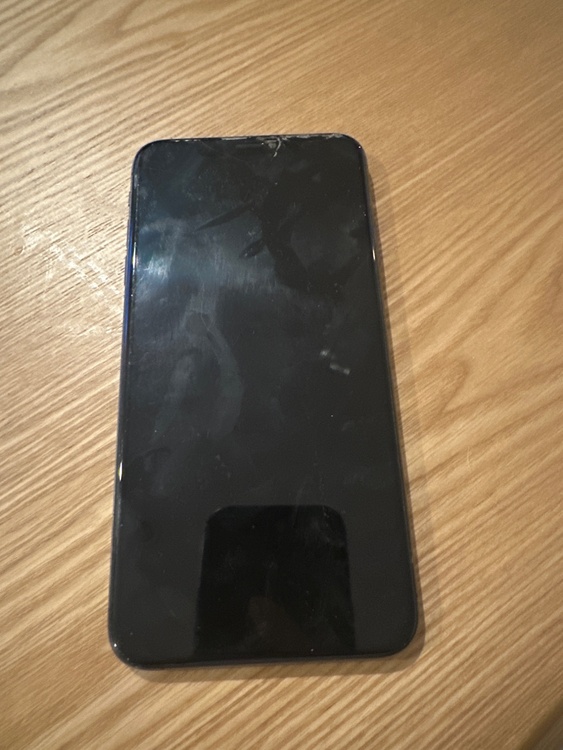 iPhoneXS Max 64GB au（スマホ）の商品画像 - 査定依頼日：2026年2月12日 - 最高査定価格：15,000円