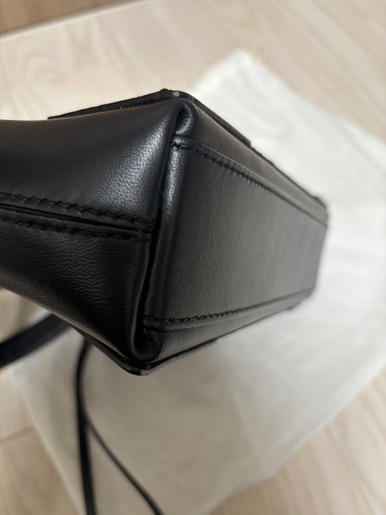 バレンシアガ  （ブランドバッグ）の商品画像 - 査定依頼日：2026年4月8日 - 最高査定価格：45,000円