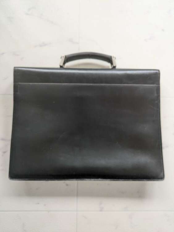 プラダ  （ブランドバッグ）の商品画像 - 査定依頼日：2024年12月14日 - 最高査定価格：8,000円