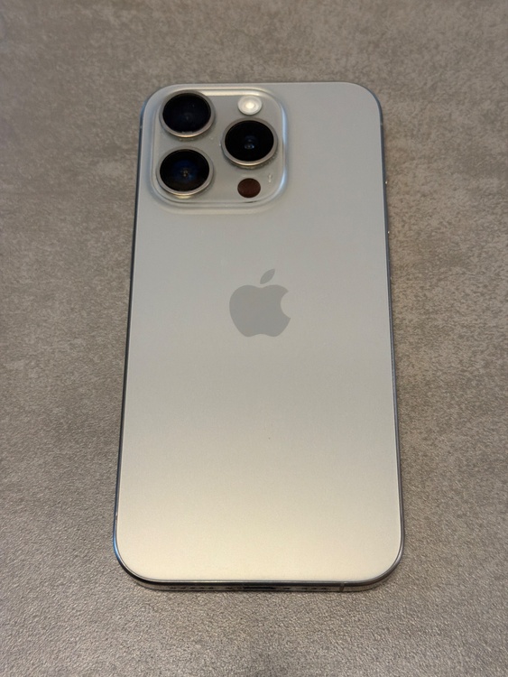 iPhone iPhone 15 Pro 256GB SIMフリー（スマホ）の商品画像 - 査定依頼日：2026年9月27日 - 最高査定価格：92,000円