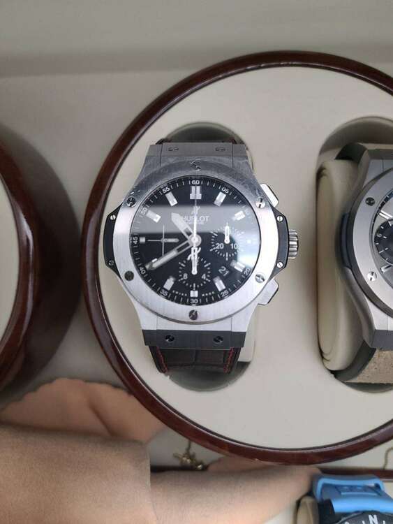 HUBLOTビッグバン（高級時計）の商品画像 - 査定依頼日：2025年5月1日 - 最高査定価格：750,000円