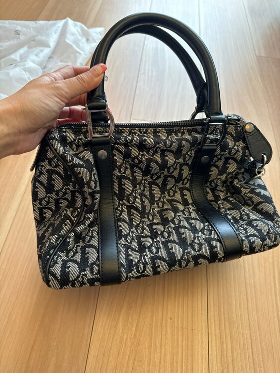 ディオール  （ブランドバッグ）の商品画像 - 査定依頼日：2024年9月30日 - 最高査定価格：60,000円