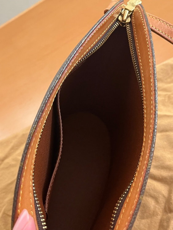 ドルーオ ショルダーバッグ（ブランドバッグ）の商品画像 - 査定依頼日：2026年3月23日 - 最高査定価格：90,000円