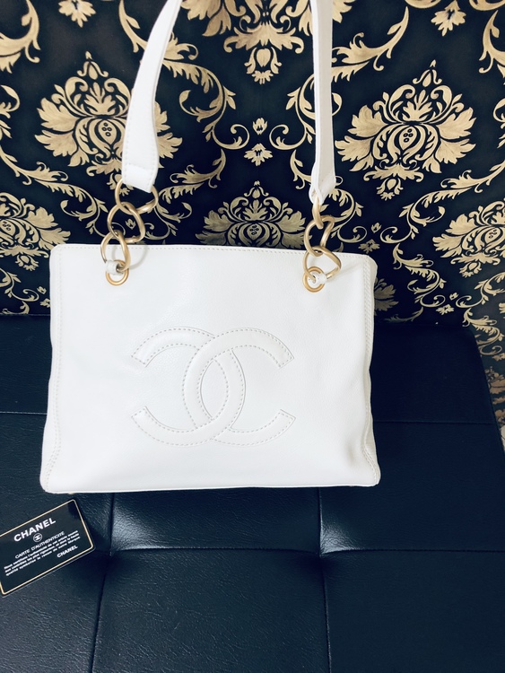 キャビアスキン　トートバッグ（ブランドバッグ）の商品画像 - 査定依頼日：2021年10月21日 - 最高査定価格：140,000円