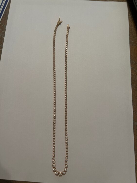 テニスネックレス（金・貴金属）の商品画像 - 査定依頼日：2025年4月10日 - 最高査定価格：250,000円
