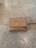 PRADA 3つ折財布 1MH043 バイカラー ギフト包装（ブランド財布・小物）の商品画像 - 査定依頼日：2026年8月1日 - 最高査定価格：4,000円